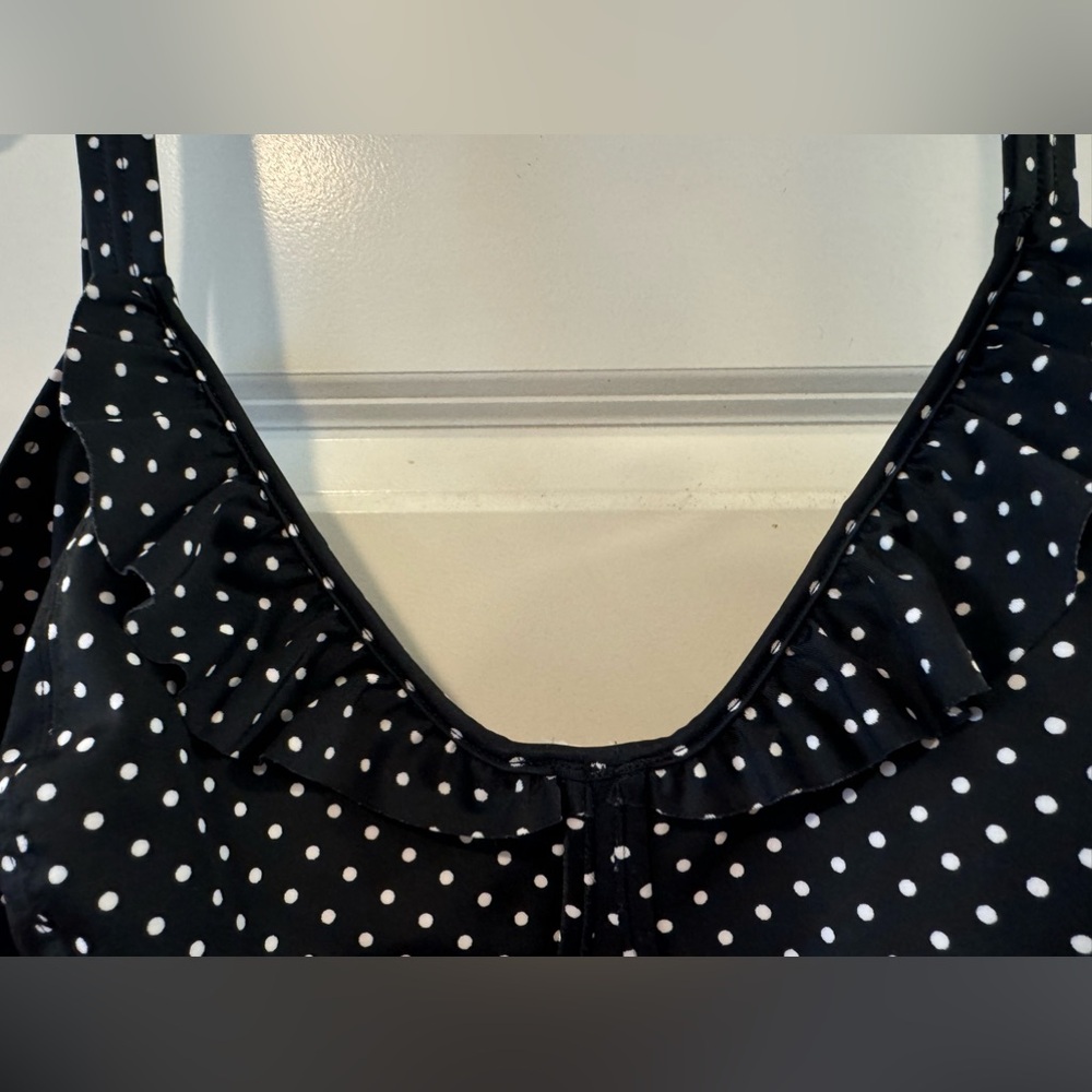 Freya underwire, polka dot, ruffle swimsuit top, 38H - Picture 2 of 4